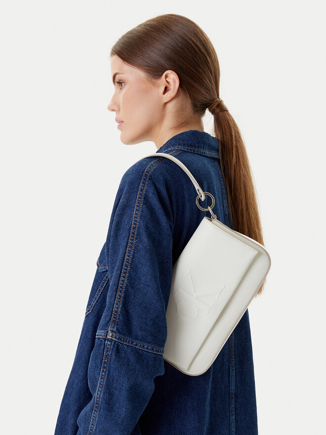 Calvin Klein Сумка Calvin Klein Sculpted Flap Shoulder Pouch LV04K3148G Білий