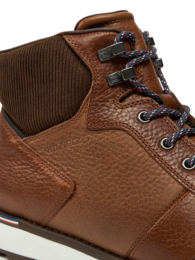 Tommy Hilfiger Gležnjarji Tommy Hilfiger Corporate Warm Outdoor Lth Boot FM0FM05148 Rjava