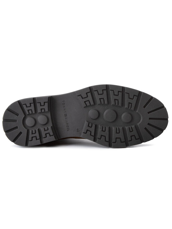 Tommy Hilfiger Členková obuv s elastickým prvkom Tommy Hilfiger Suede Cleated Chelsea Boot FM0FM02532 Hnedá