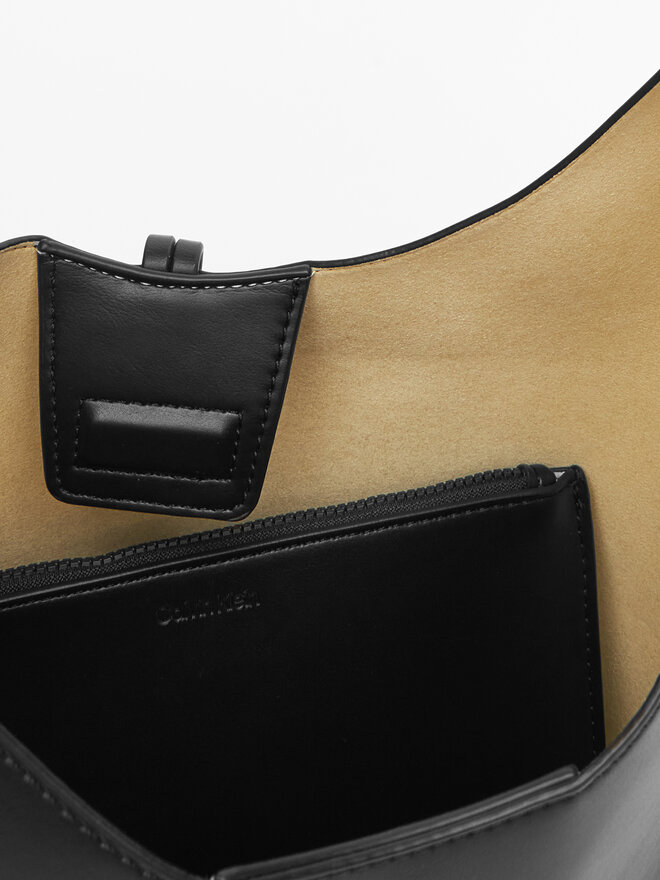 Calvin Klein Jeans Сумка Calvin Klein Jeans Stone Lock Slouchy Small Shoulde LV04K3176G Чорний
