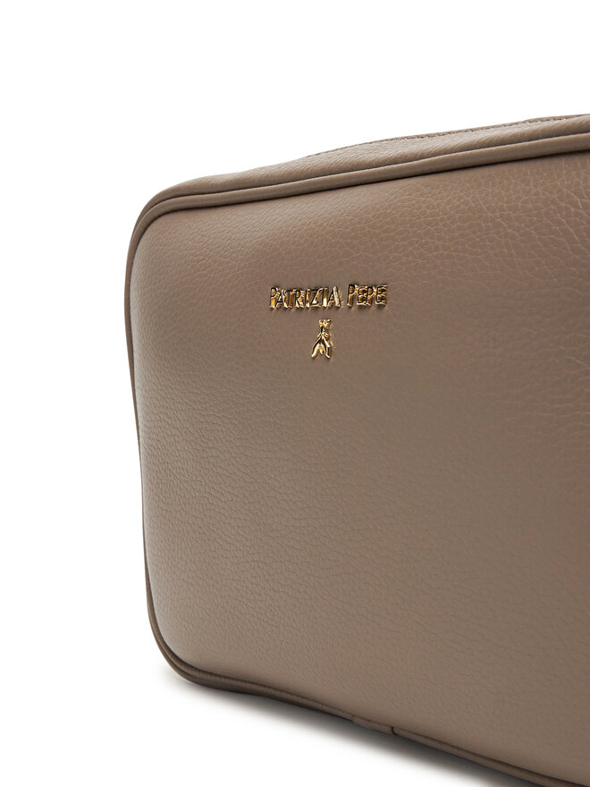 Patrizia Pepe Ročna torba Patrizia Pepe CB8985/L001-B744 Rjava