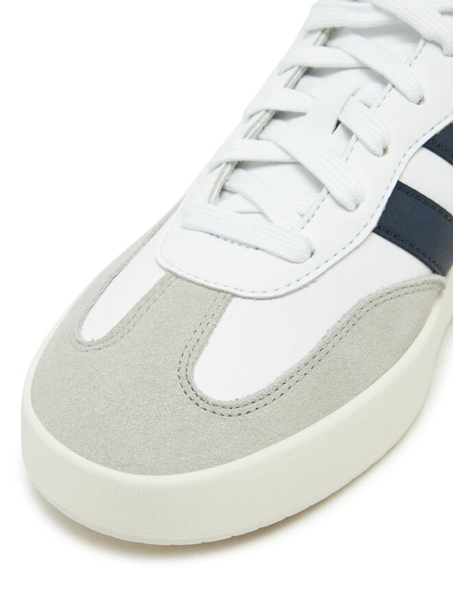 adidas Sneakersy adidas Barreda IH1228 Biały