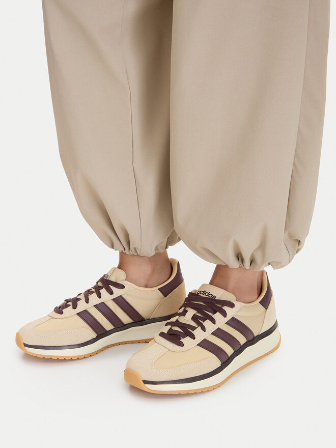 adidas Снікерcи adidas Run 70S 2.0 Shoes JR2426 Бежевий