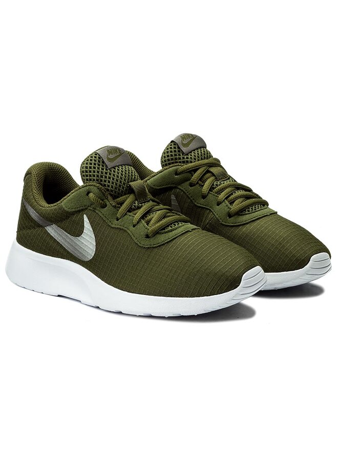 Nike Снікерcи Nike Tanjun Se 844908 302 Зелений