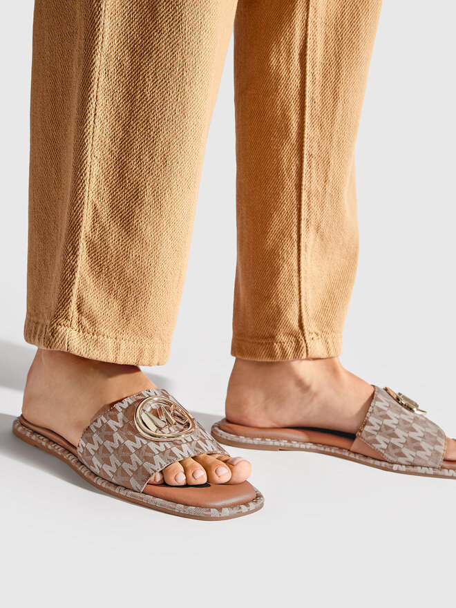 Iešļūcenes MICHAEL Michael Kors Hayworth Slide 40S2HAFP1Y Brūns | eapavi.lv