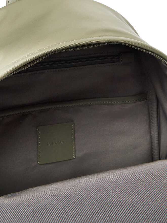 Calvin Klein Umhängetasche Calvin Klein Sleek Round Backpack LV04D3143G Grün
