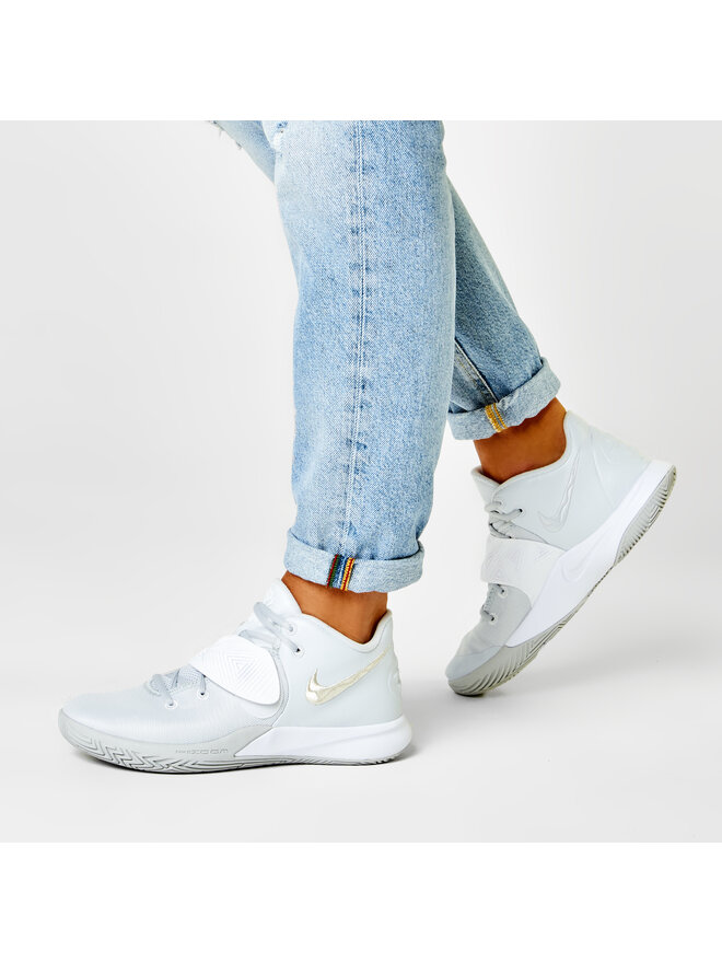 kyrie flytrap 3 pure platinum