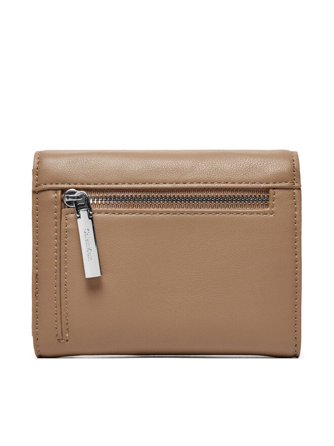 Calvin Klein Малък дамски портфейл Calvin Klein Ck Daily Medium Trifold_Pbl K60K612851 Бежов