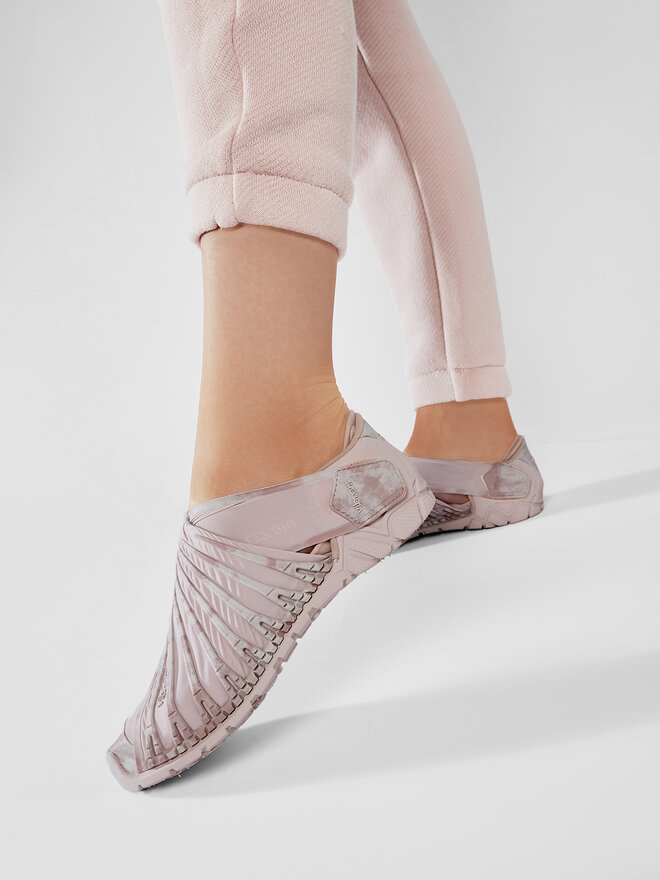Vibram Fivefingers Взуття для тренажерного залу Vibram Fivefingers Furoshiki 20WAE05 Рожевий