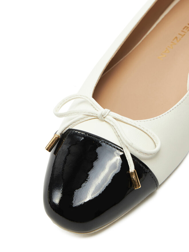 Stuart Weitzman Baleríny Stuart Weitzman Sleek Bow Flat SG888 Écru
