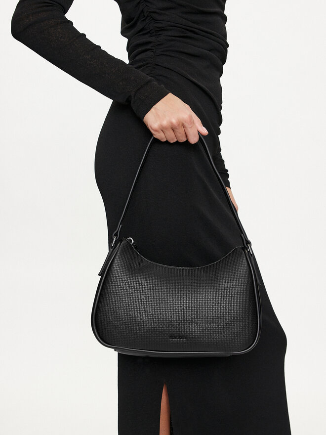 Calvin Klein Geantă Calvin Klein Ck Refine Shoulder Bag_Braid K60K612132 Negru