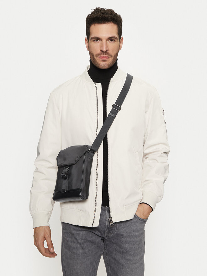 Calvin Klein Jeans Плоска сумка Calvin Klein Jeans Speed Clip Ut Flap Reporter Ny K50K513003 Чорний