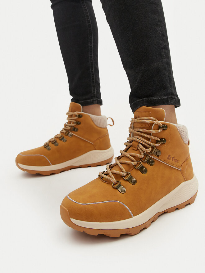 Lee Cooper Polokozačky Lee Cooper LCJ-24-03-3075LA Hnědá