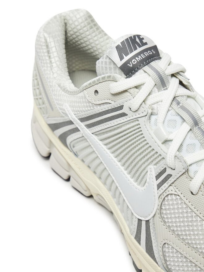 Sneakersy Nike Zoom Vomero 5 HF0731 007 Szary