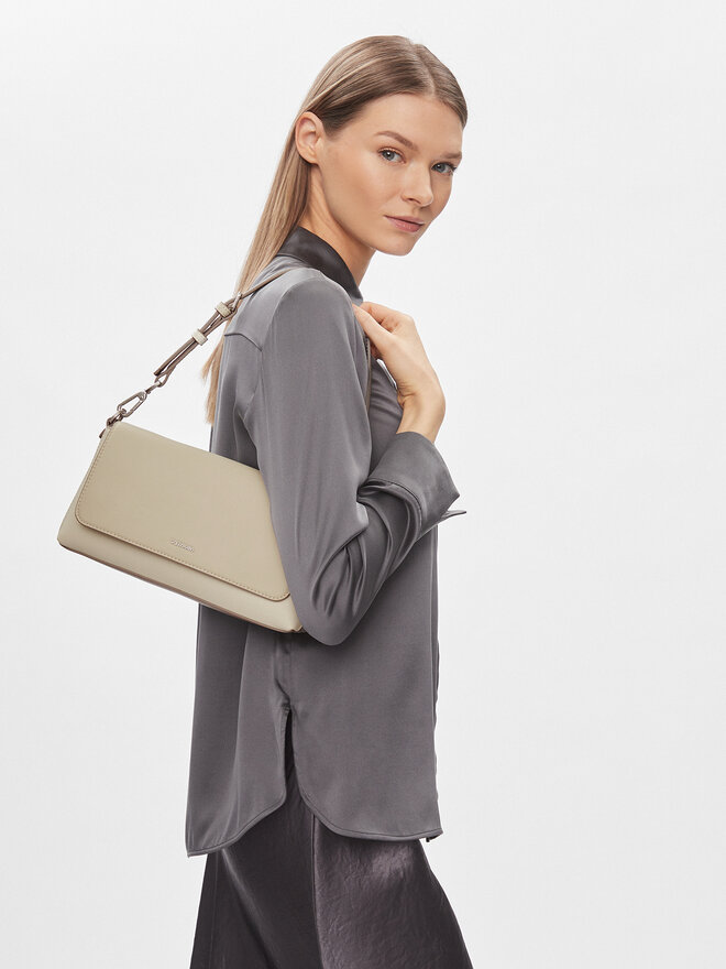 Handtasche Calvin Klein Ck Must K60K611342 Weiß | eschuhe.de 