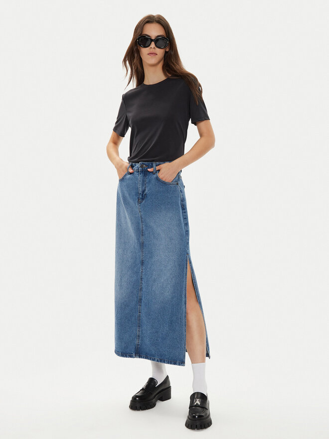 Pieces Pieces Marškinėliai Anora 17148789 Juoda Regular Fit