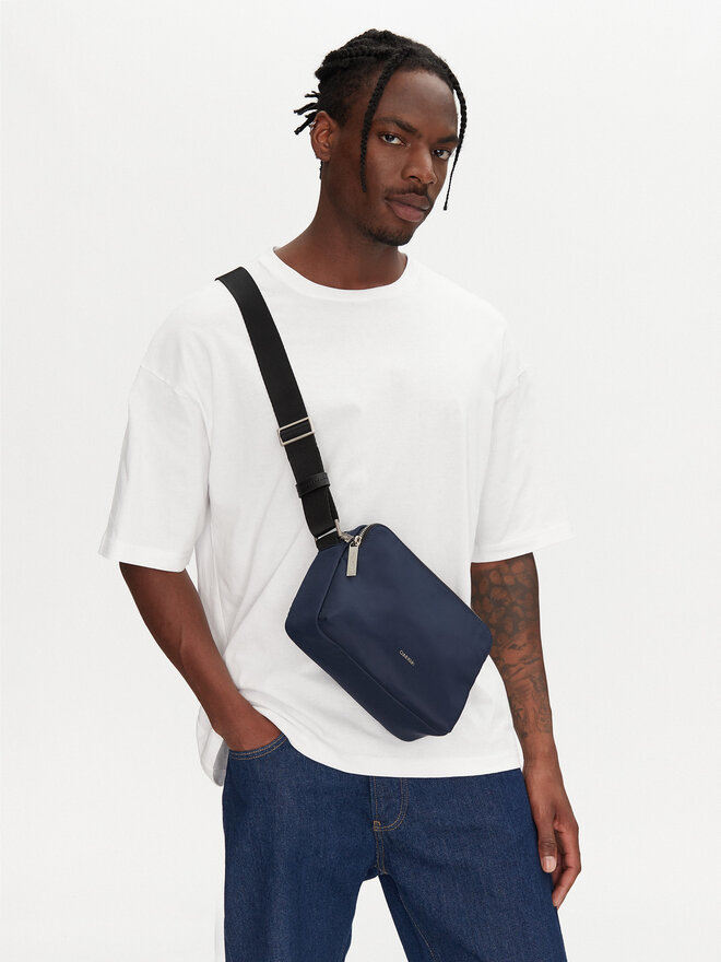 Calvin Klein Geantă crossover Calvin Klein Business Tech Camera Bag K50K512912 Bleumarin