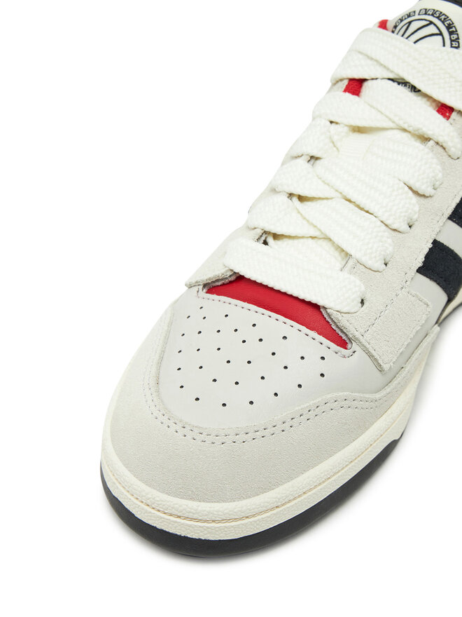 adidas Взуття для баскетболу adidas Rapid Court Low JR3158 Бежевий