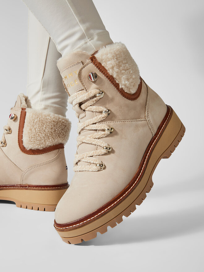 Tommy Hilfiger Schnürstiefeletten Tommy Hilfiger Th Outdoor Flat Boot FW0FW05944 Beige