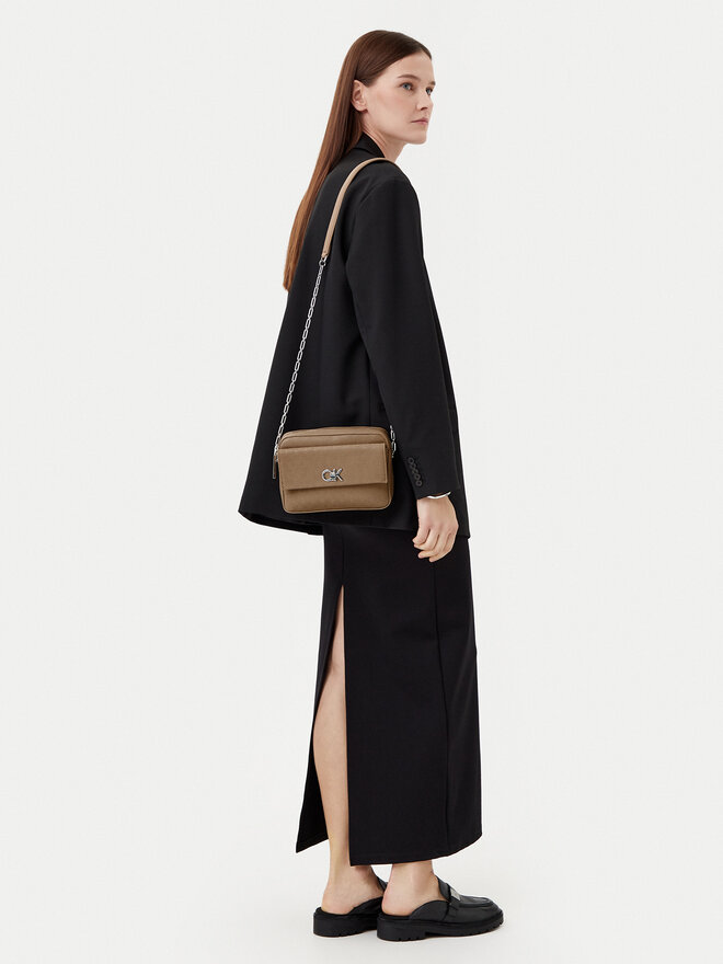 Calvin Klein Ročna torba Calvin Klein Ck Camera Bag W/Pocket_Mono K60K613140 Rjava