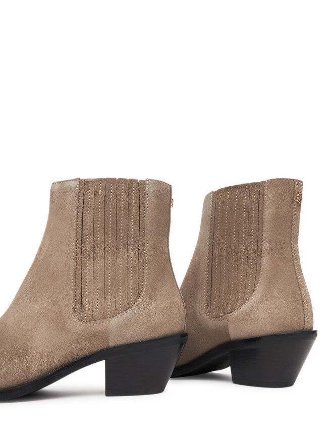 BOSS Stiefeletten BOSS Niara 50548781 Braun