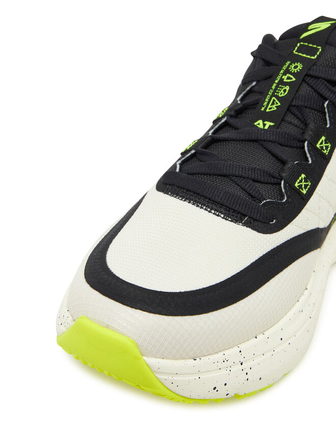 Skechers Buty do biegania Skechers GO RUN Supersonic Max A/T 246087/NTBK Biały