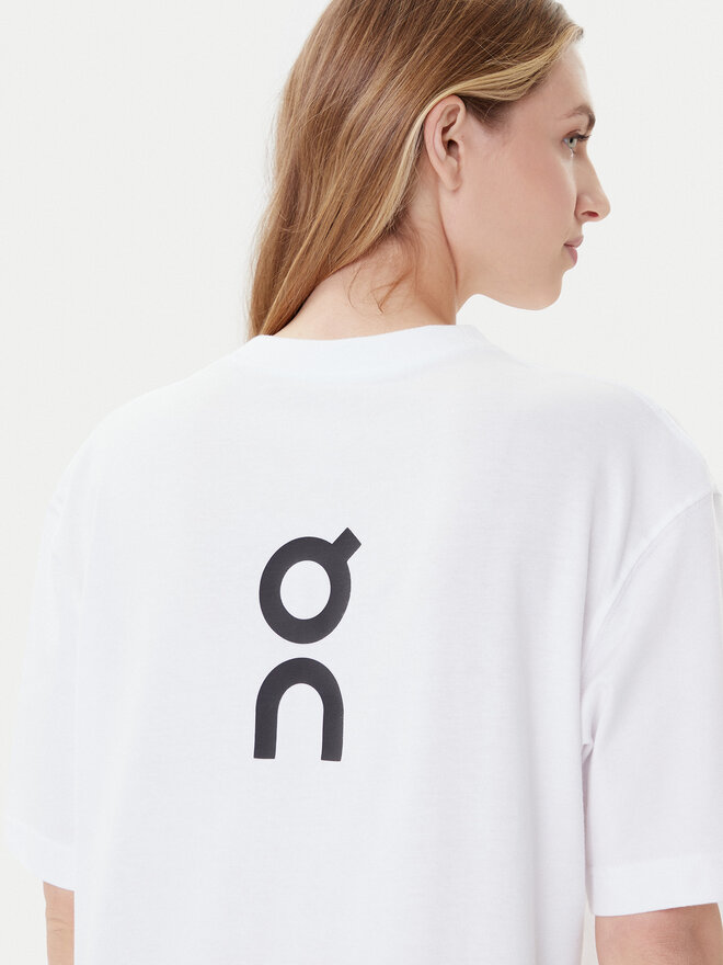 On On Camiseta Club-T 1WE1006 Blanco Relaxed Fit