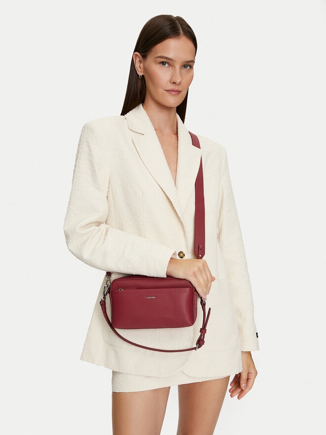 Calvin Klein Geantă Calvin Klein Ck Must Convertible Camera Bag K60K612280 Vișiniu