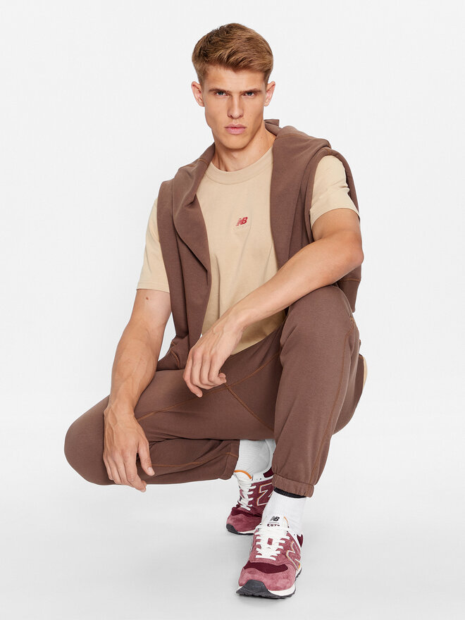 New Balance New Balance Póló Athletics Remastered Graphic Cotton Jersey Short Sleeve T-shirt MT31504 Barna Regular Fit