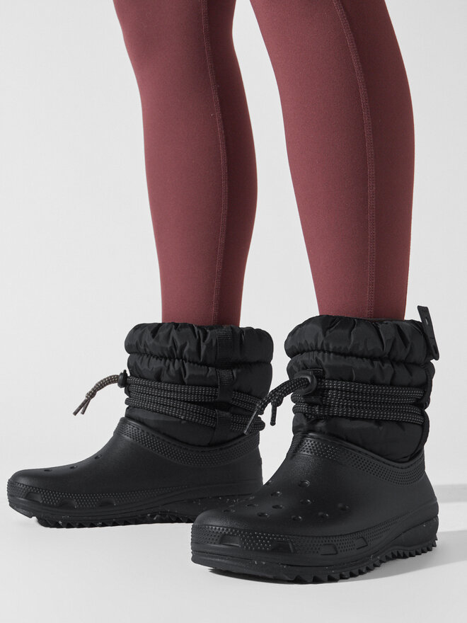 Bottes de neige Crocs Classic Neo Puff Luxe Boot W 207312 Noir chaussures