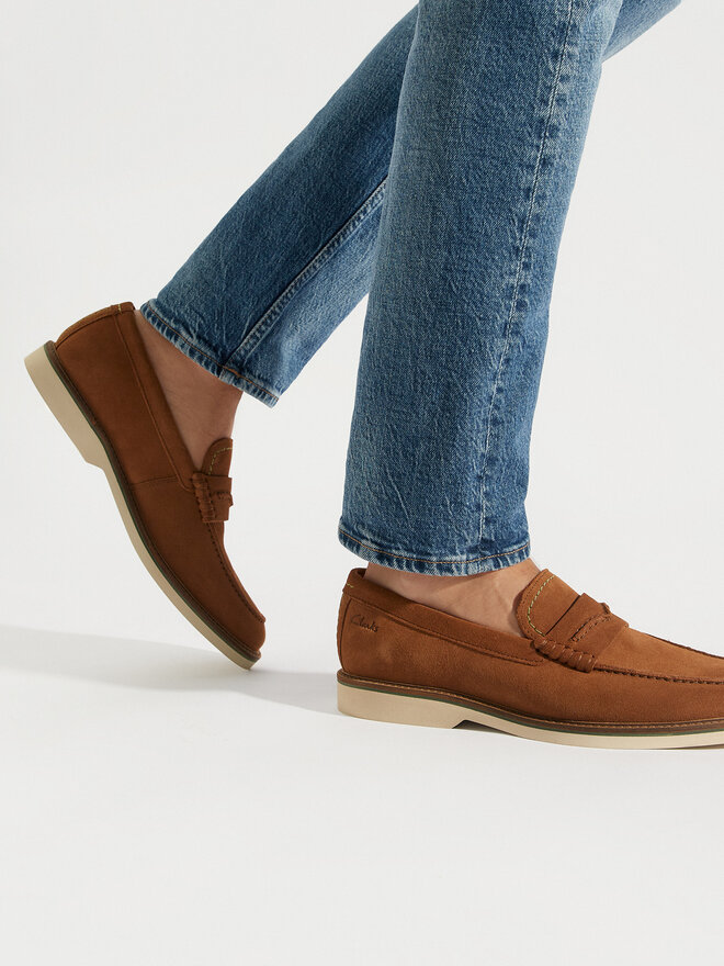 Clarks Lordsy Clarks Atticus Ltslip 26176086 Hnědá