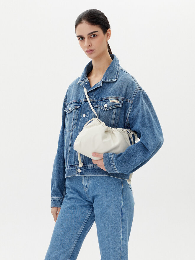 Calvin Klein Jeans Soma Calvin Klein Jeans Drawstring Crossbody26 LV04K3060G Écru