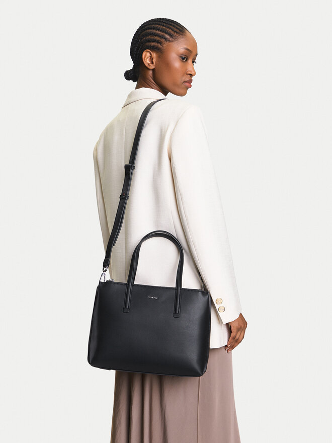 Calvin Klein Ročna torba Calvin Klein Ck Must Tote Md LV04F3098G Črna