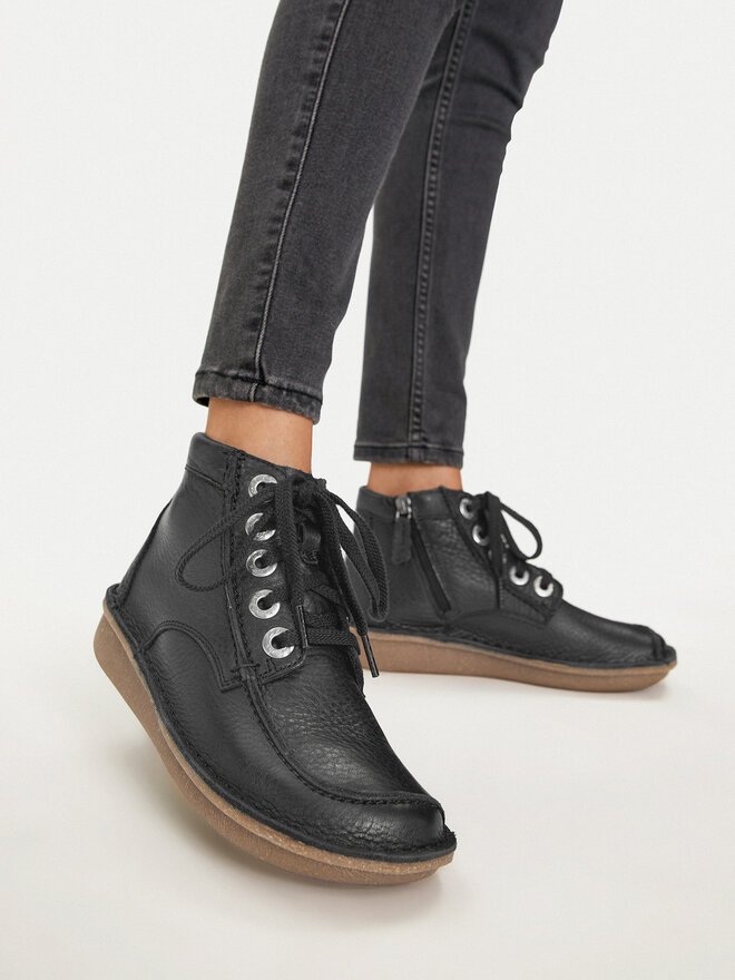 Clarks Stivaletti Clarks Funny Cedar 261738844 Nero