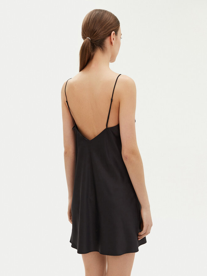 Chantelle Chantelle Нічна сорочка Pulp Lush C22TW5 Чорний Regular Fit