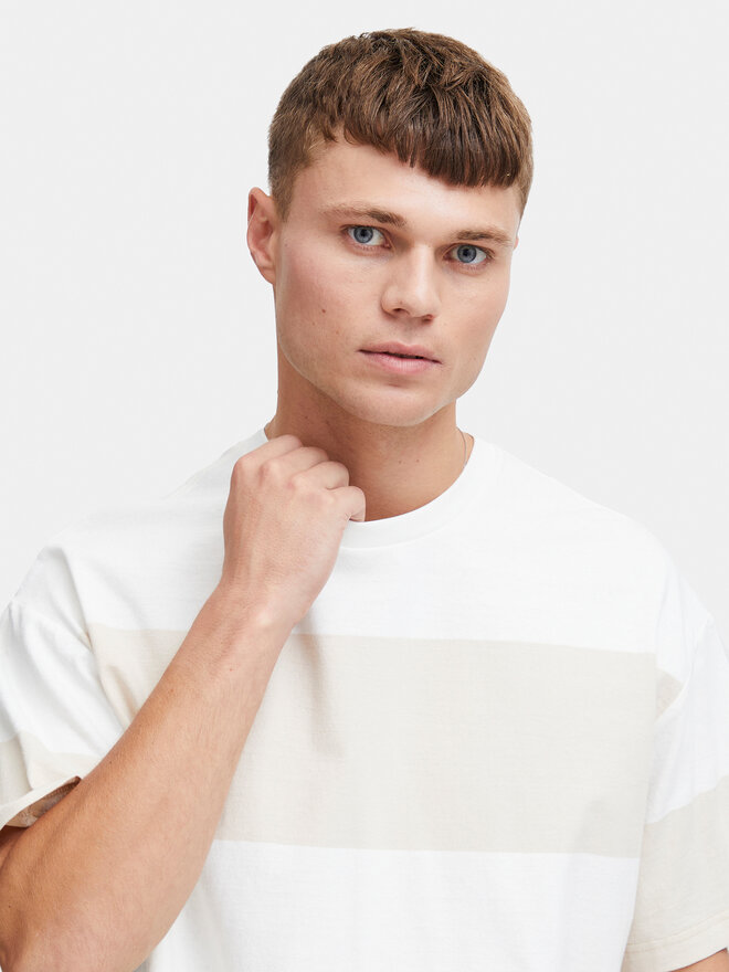Solid Solid Camiseta Ijam 21108144 Beis Regular Fit