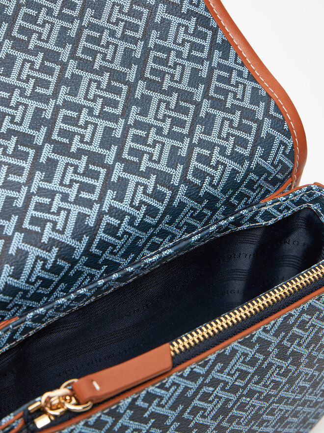 Tommy Hilfiger Kabelka Tommy Hilfiger Th Monoplay Leather Saddle Bag AW0AW17414 Tmavomodrá
