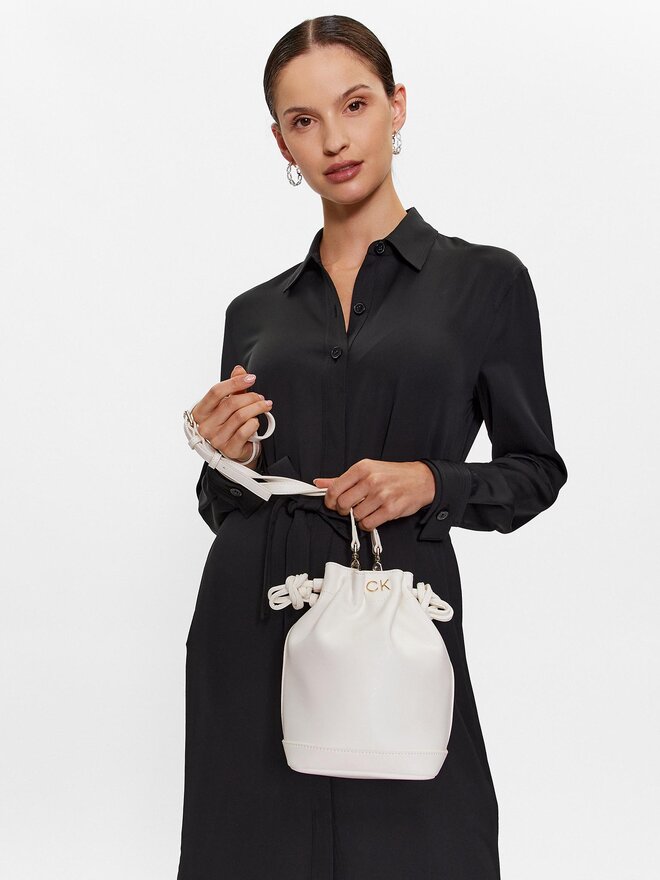 Calvin Klein Jeans Сумка Calvin Klein Jeans Re-Lock Drawstring Bag Mini K60K610450 Білий