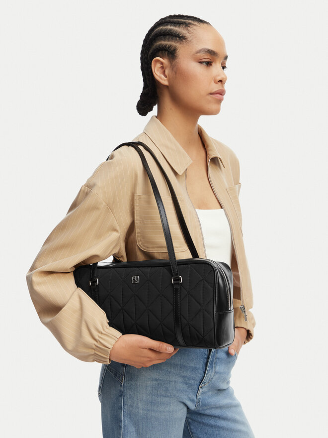 Calvin Klein Handtasche Calvin Klein Quilted Nylon 2X Strap Camerabag LV04F3651G Schwarz