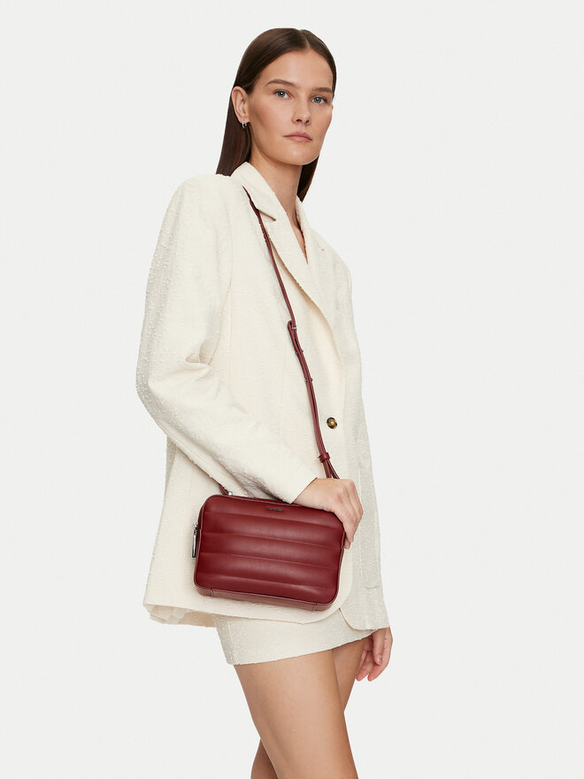 Calvin Klein Torebka Calvin Klein Line Quilt Camera Bag K60K612114 Bordowy