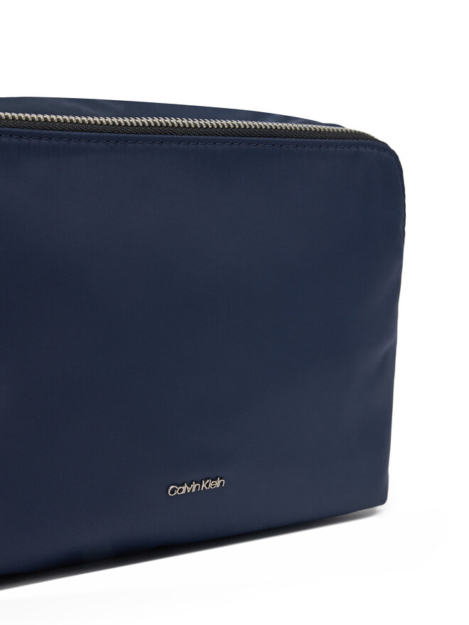 Calvin Klein Brašna Calvin Klein Business Tech Camera Bag K50K512912 Tmavomodrá