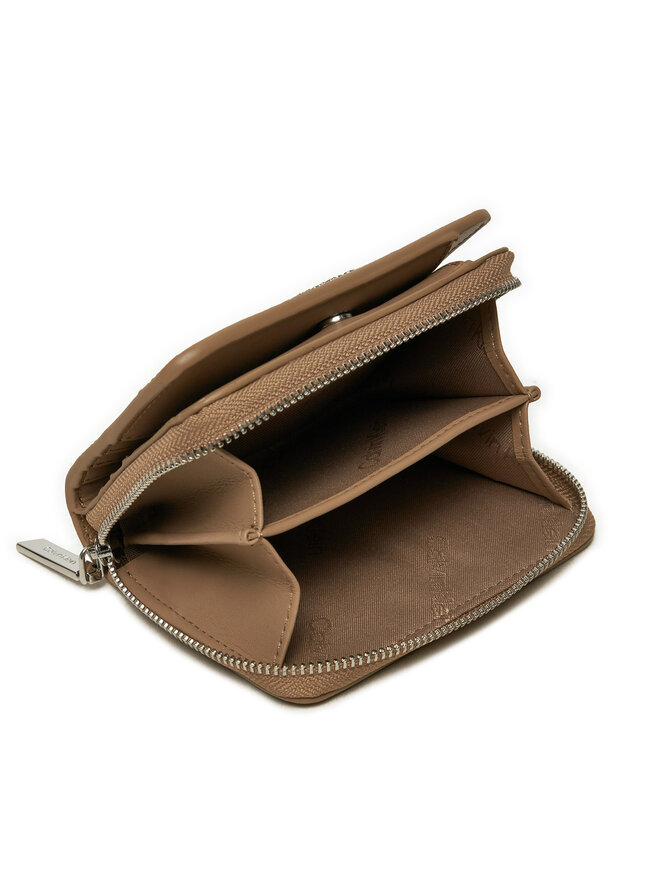Calvin Klein Pequeña cartera de mujer Calvin Klein Ck Must Md Zip Around_Caviar K60K612831 Beis