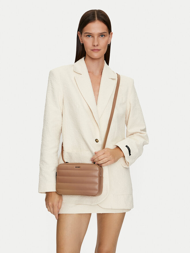 Calvin Klein Kabelka Calvin Klein Line Quilt Camera Bag K60K612114 Hnědá