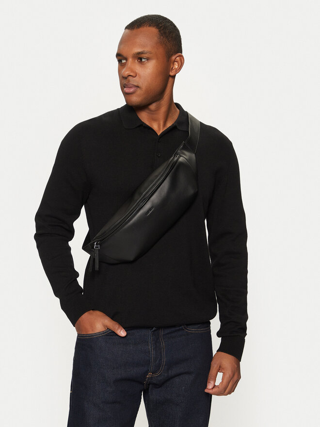 Calvin Klein torba za okoli pasu Calvin Klein Ck Refined Waistbag K50K512788 Črna