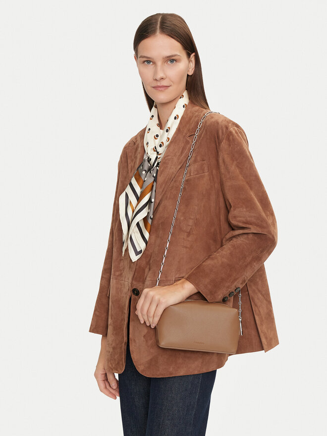 Calvin Klein Ročna torba Calvin Klein Ck Plaque Camera Bag K60K612788 Rjava