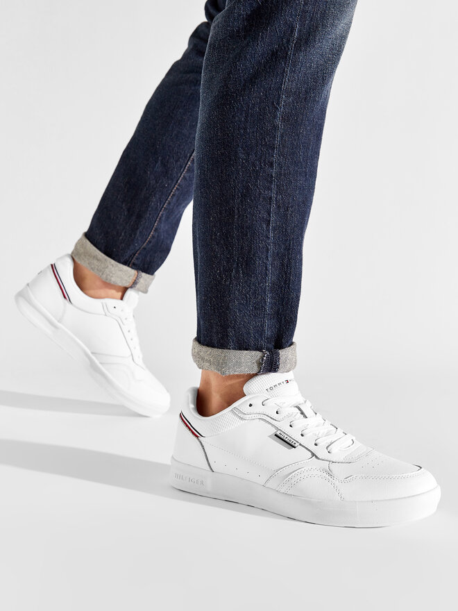 Tommy Hilfiger Sneakers Tommy Hilfiger Modern Cup Lighweight Leather FM0FM04141 Weiß