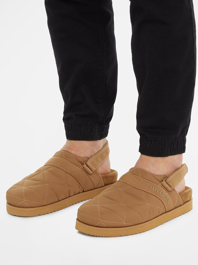 Tommy Hilfiger Пантофи Tommy Hilfiger Warm Hilfiger Mule Sandal FM0FM04773 Кафяв