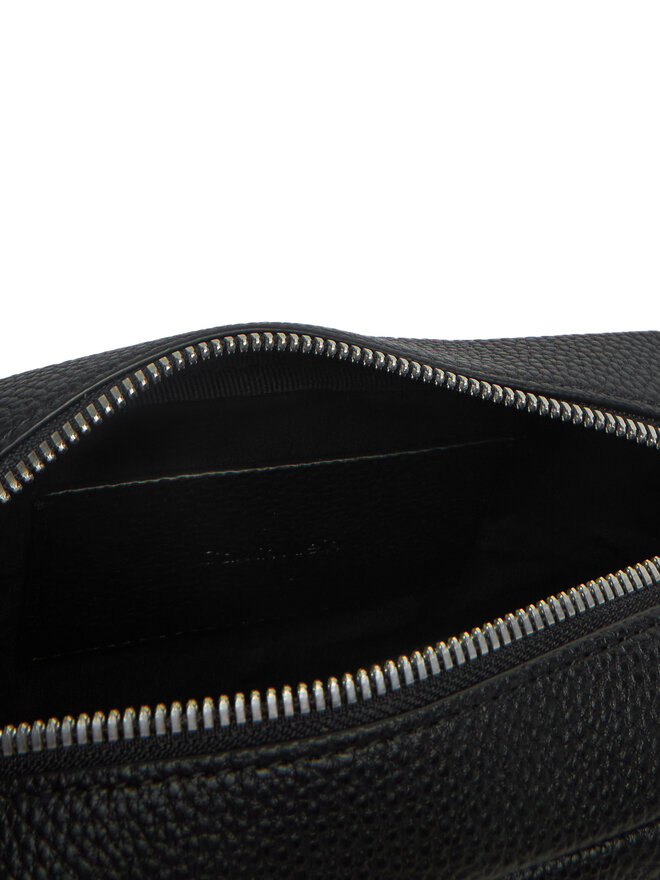 Calvin Klein Jeans Плоска сумка Calvin Klein Jeans Cargo Camera Bag LV04G3081G Чорний