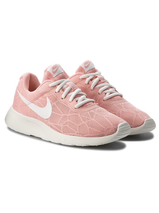 Tanjun pink nike discount