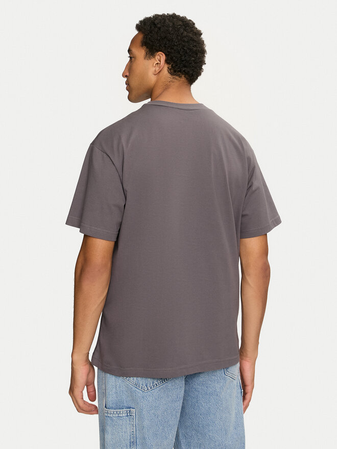 2005 2005 T-Shirt Unisex Uniform Grau Loose Fit